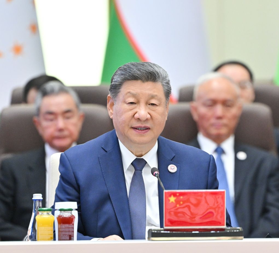 Xi Jinping a riunione 