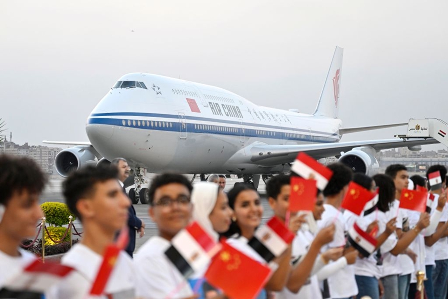 Cairo, Xi Jinping inizia la visita di Stato in Egitto