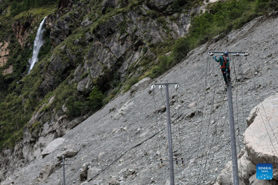 Gyirong, ripristinata l'elettricità al valico di frontiera colpito dalla colata di fango