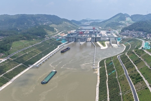 Canale Pinglu, primo test di attraversamento bidirezionale della chiusa in linea a senso unico con imbarcazioni reali