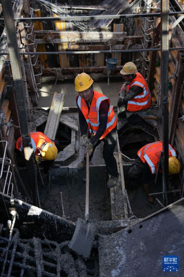 Completate le sei torri principali dei ponti sul mare della ferrovia Ningbo-Zhoushan