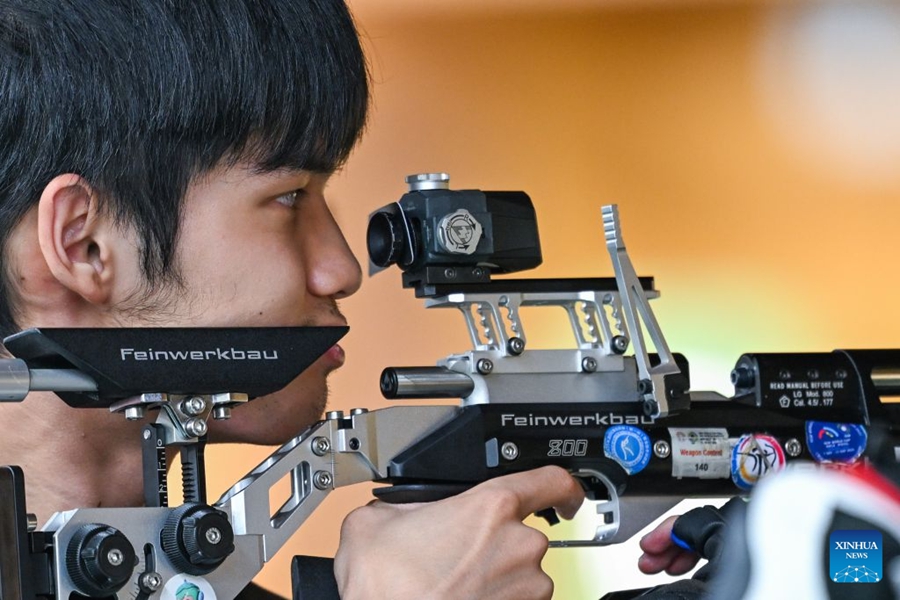 La Cina stabilisce il record mondiale nella gara a squadre maschile di carabina ad aria compressa da 10 metri ai Giochi Asiatici