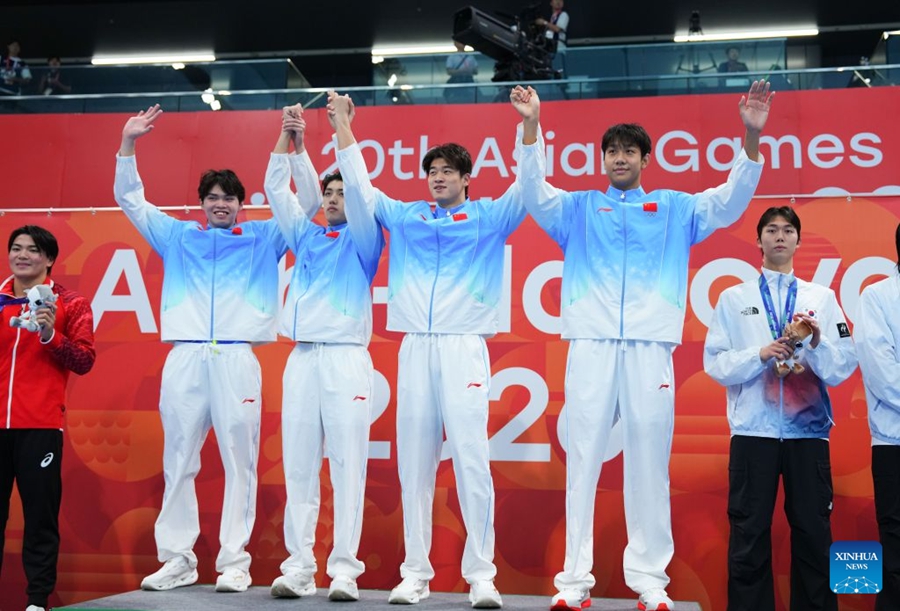 La Cina stabilisce il record asiatico e vince la staffetta 4x200m stile libero maschile
