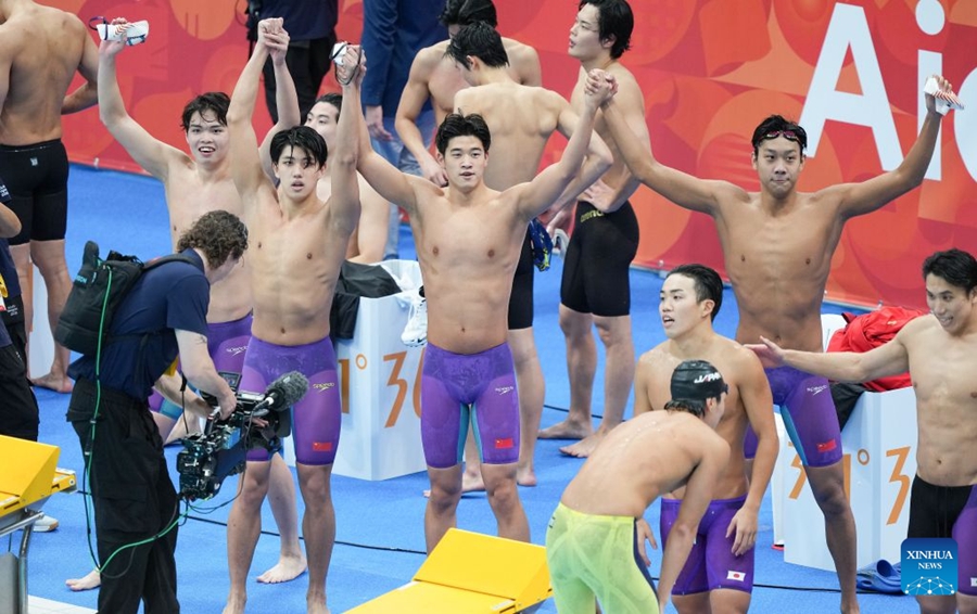 La Cina stabilisce il record asiatico e vince la staffetta 4x200m stile libero maschile