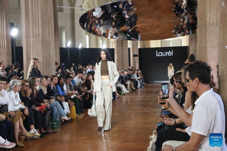 Tre marchi cinesi presentano una sfilata congiunta alla Milano Fashion Week