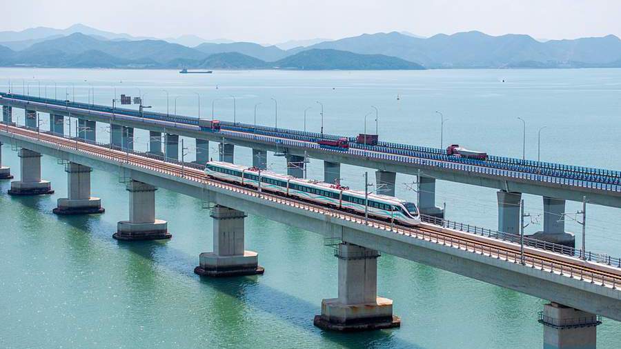 Entra in servizio la prima ferrovia interurbana cinese sul mare