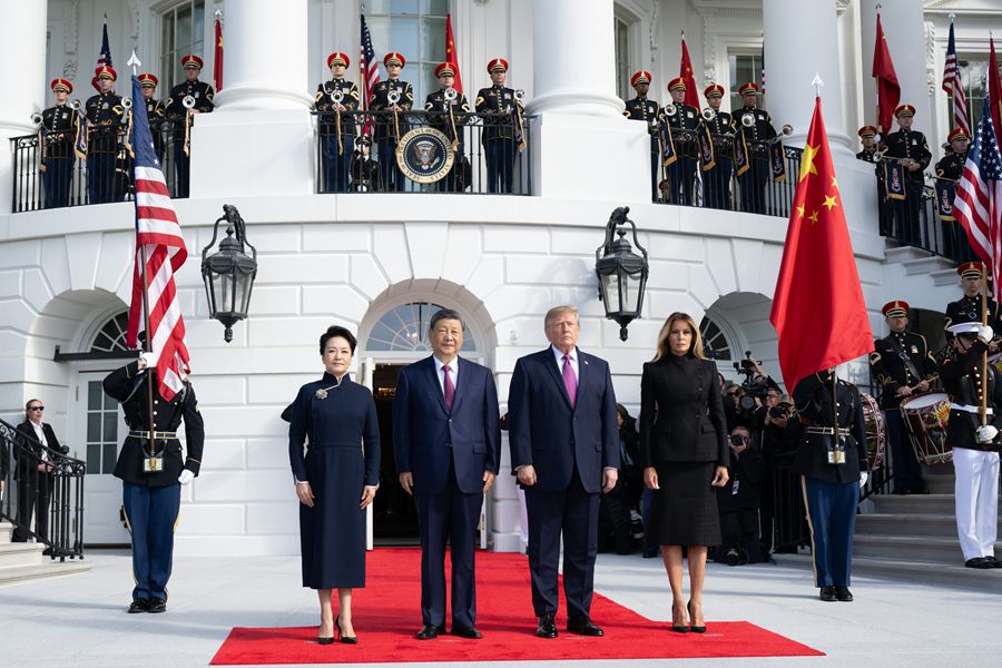 Xi Jinping partecipa alla cerimonia di benvenuto organizzata dal Presidente statunitense Trump alla Casa Bianca