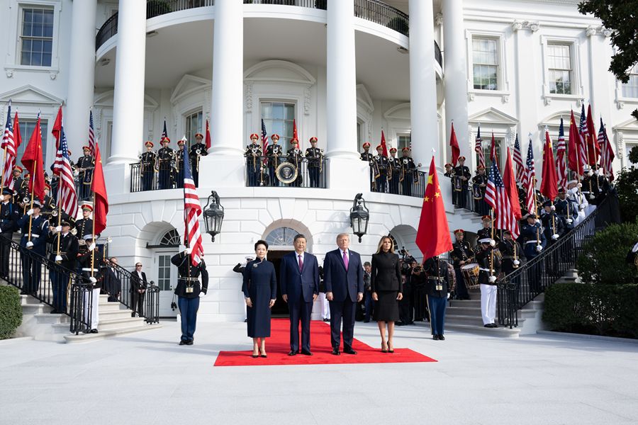 Xi Jinping partecipa alla cerimonia di benvenuto organizzata dal Presidente statunitense Trump alla Casa Bianca