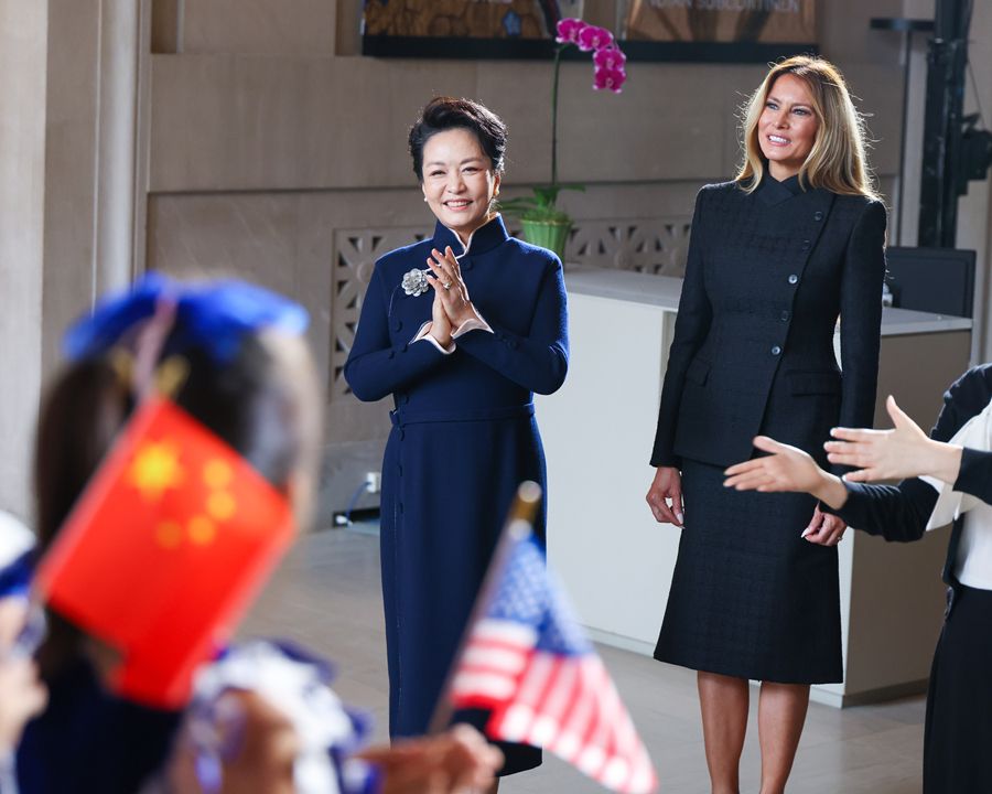 Visita di Peng Liyuan e Melania Trump al Smithsonian National Museum of Asian Art