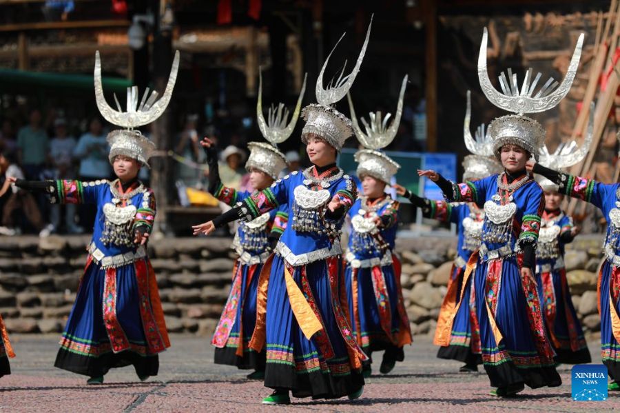 La Festa di Metà Autunno porta momenti di svago in tutta la Cina