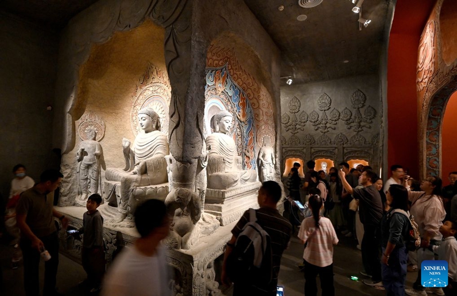 La Cina registra 826 milioni di viaggi turistici interni durante le vacanze della Festa Nazionale del 2026