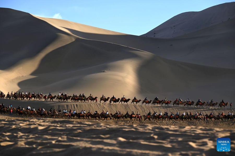 La Cina registra 826 milioni di viaggi turistici interni durante le vacanze della Festa Nazionale del 2026
