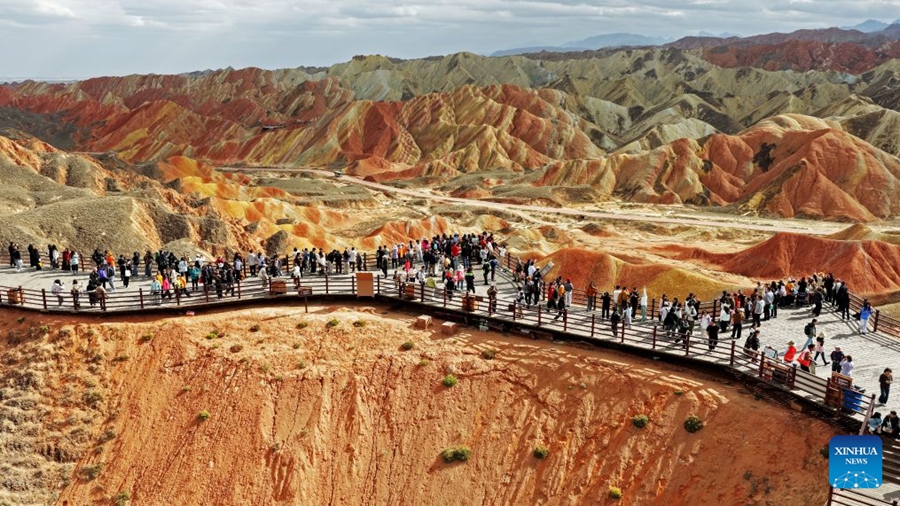 La Cina registra 826 milioni di viaggi turistici interni durante le vacanze della Festa Nazionale del 2026