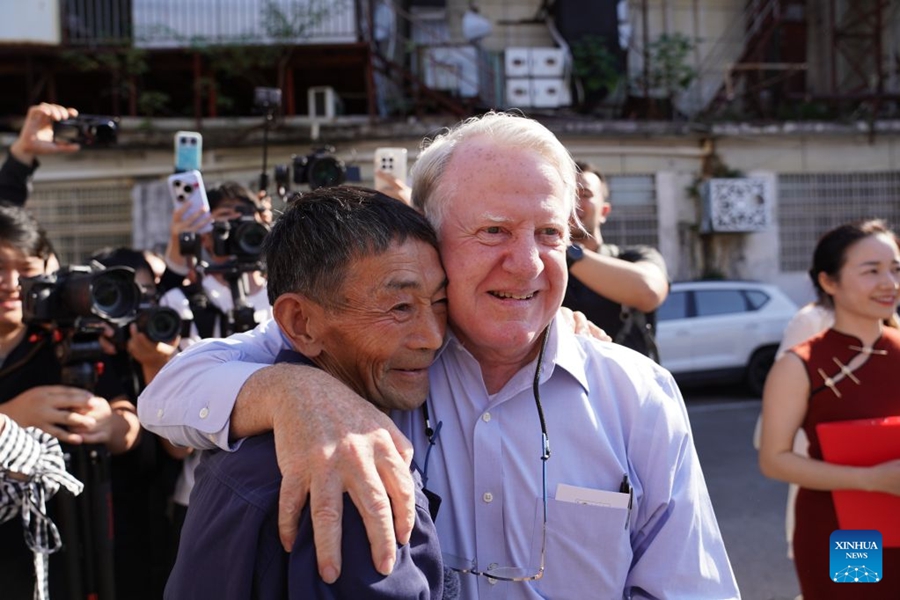 Discendenti dei partecipanti al Raid Doolittle visitano Shangrao
