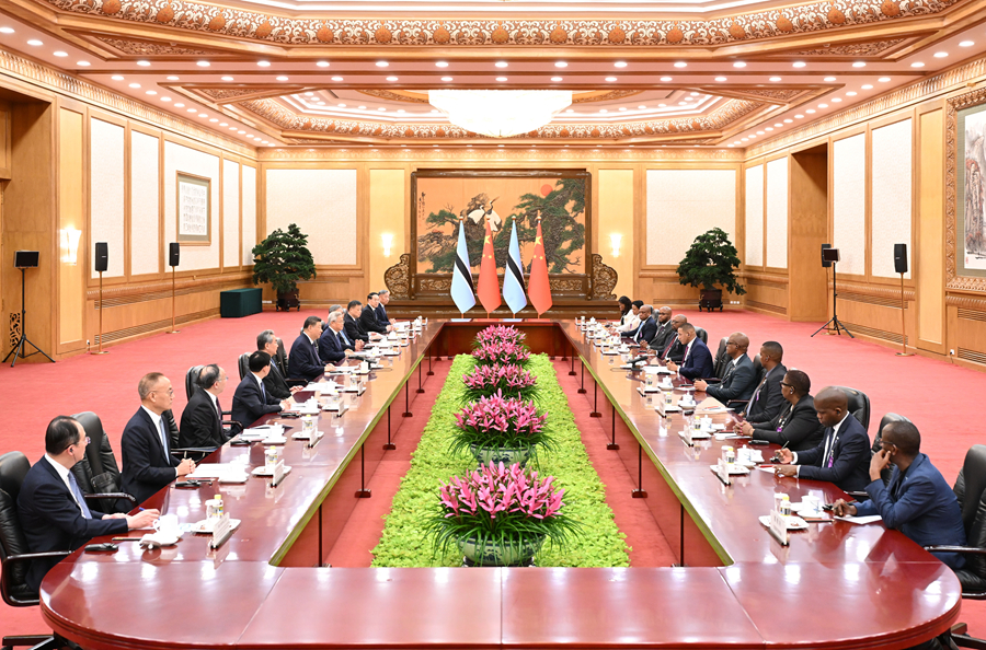 Colloquio tra Xi Jinping e il Presidente del Botswana Duma Boko