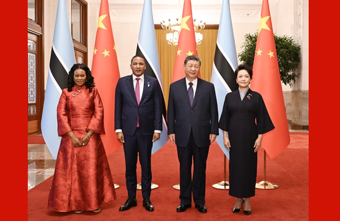 Colloquio tra Xi Jinping e il Presidente del Botswana Duma Boko