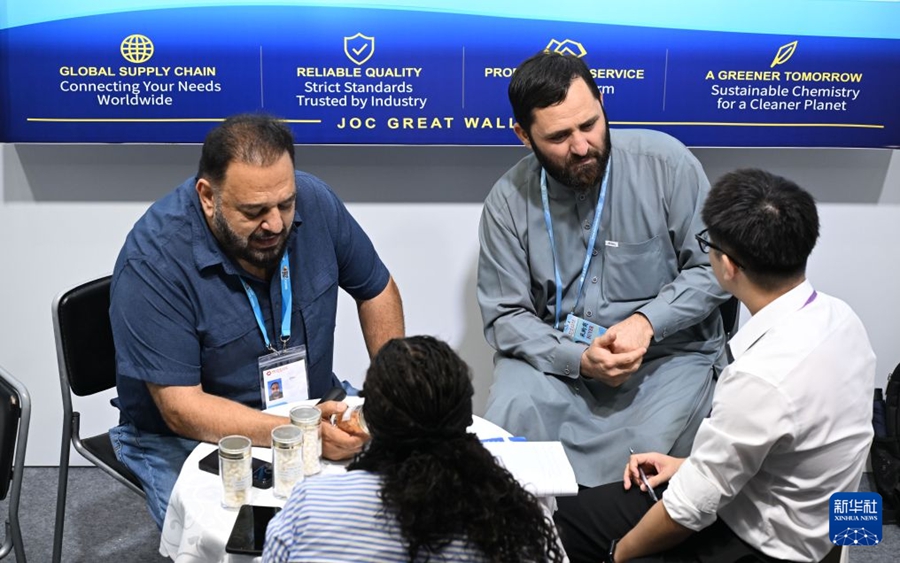 Il numero di acquirenti esteri alla prima fase della Fiera di Canton raggiunge un livello record