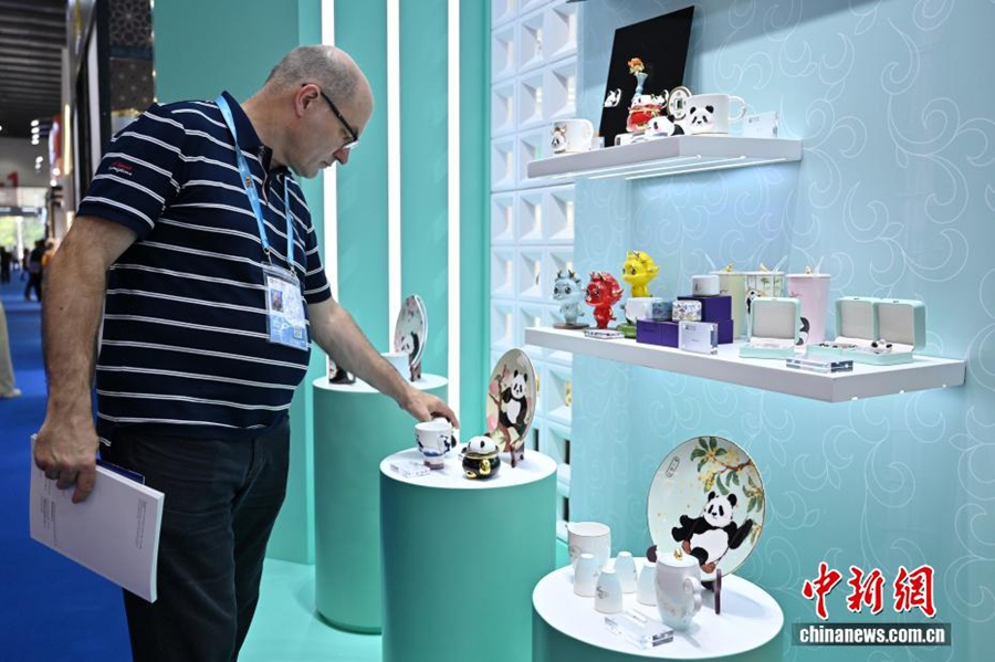 Seconda fase della 140ª Fiera di Canton: lo stile cinese diventa un nuovo biglietto da visita per i prodotti cinesi sui mercati esteri