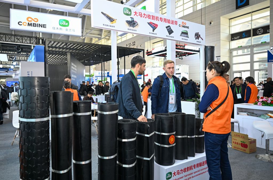 L'industria cinese delle macchine agricole punta alla fascia alta del mercato e si espande all'estero