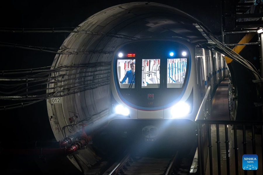 Entra in piena operatività a Wuhan la linea metropolitana circolare più lunga della Cina
